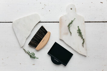 Smulset från Andrée Jardin på vit bakgrund med skärbräda i marmor