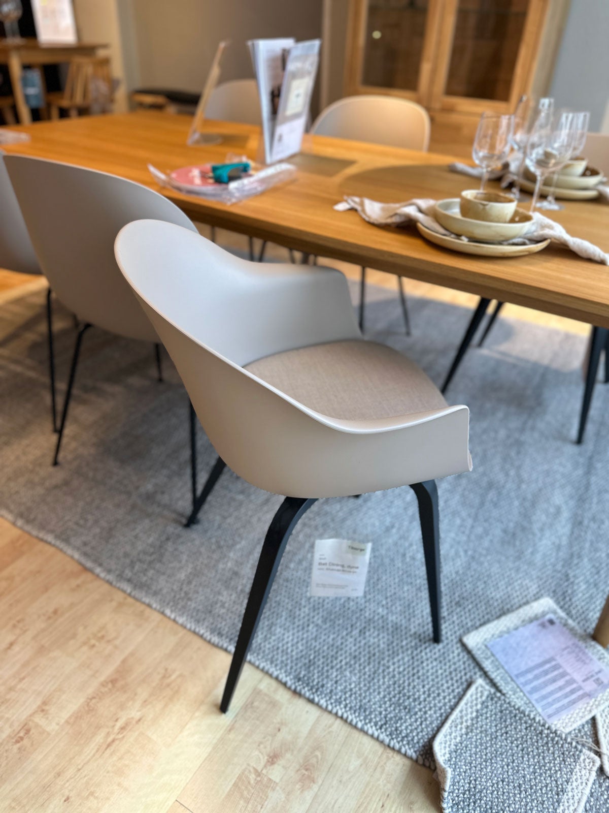 Bat-dining-chair-2-st-bild-2