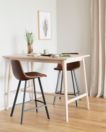 Auburn Barstol Brun vid barbord i trä