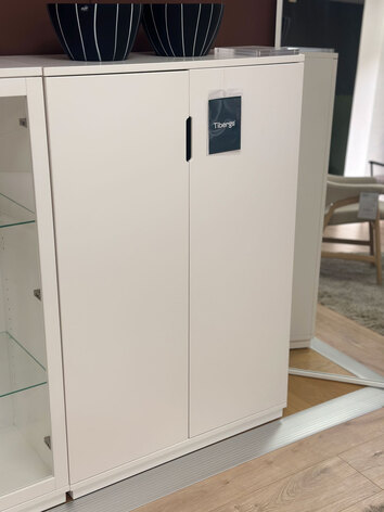 Aoko-skap-tackta-dorrar-mavis-utstallningsex-1