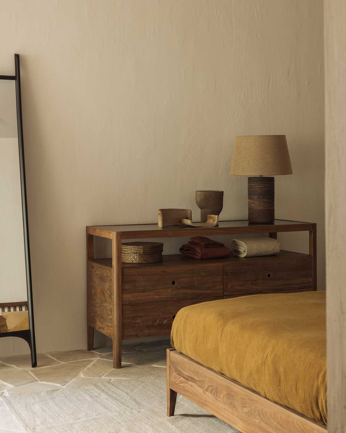 Ethnicraft-Spindle-Dresser-4D-Reclaimed-Teak-Lifestyle