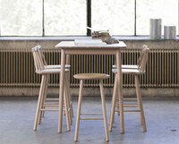 ZigZag Barstol och Barpall vid barbord