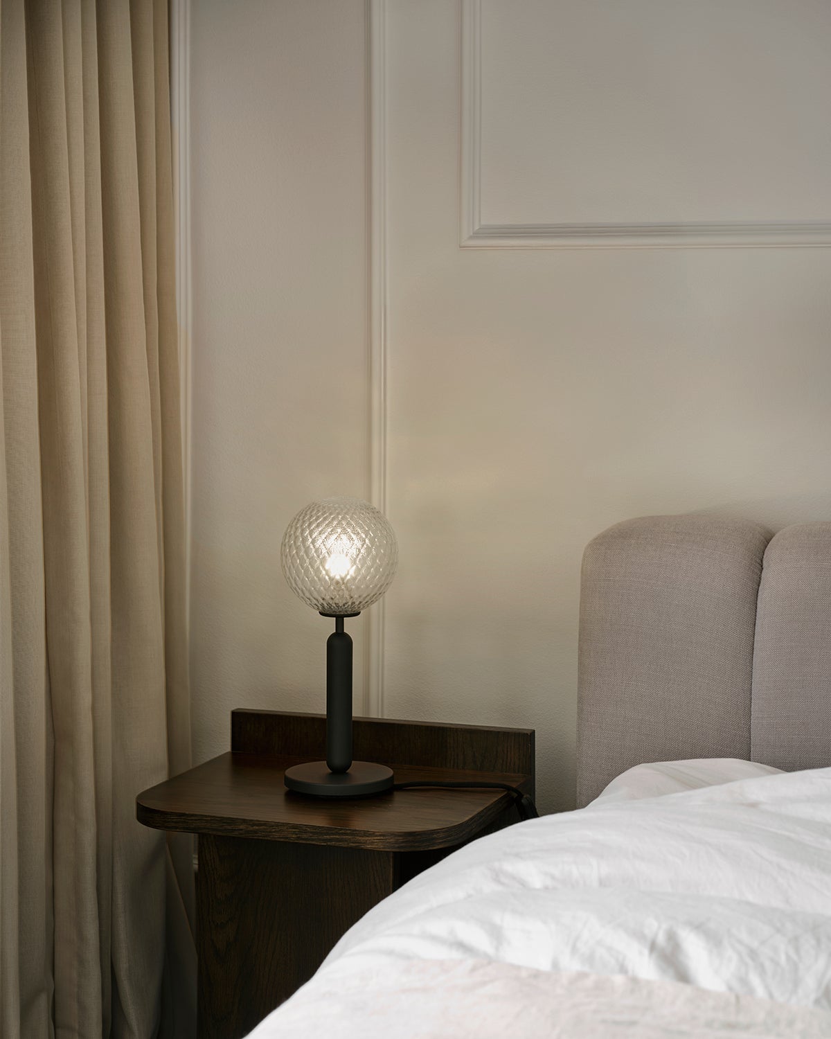 Nuura-Miira-Table-Lamp-Rock-Grey-Optic-Clear-Lifestyle