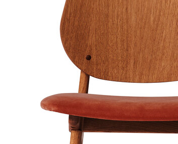 noble-diningchair-teak-seat-brickred-velvet-detalj-warm-nordic