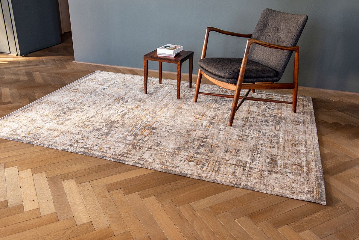 Louis-De-Poortere-Ushak-Rug-Suleiman-Grey-Lifestyle
