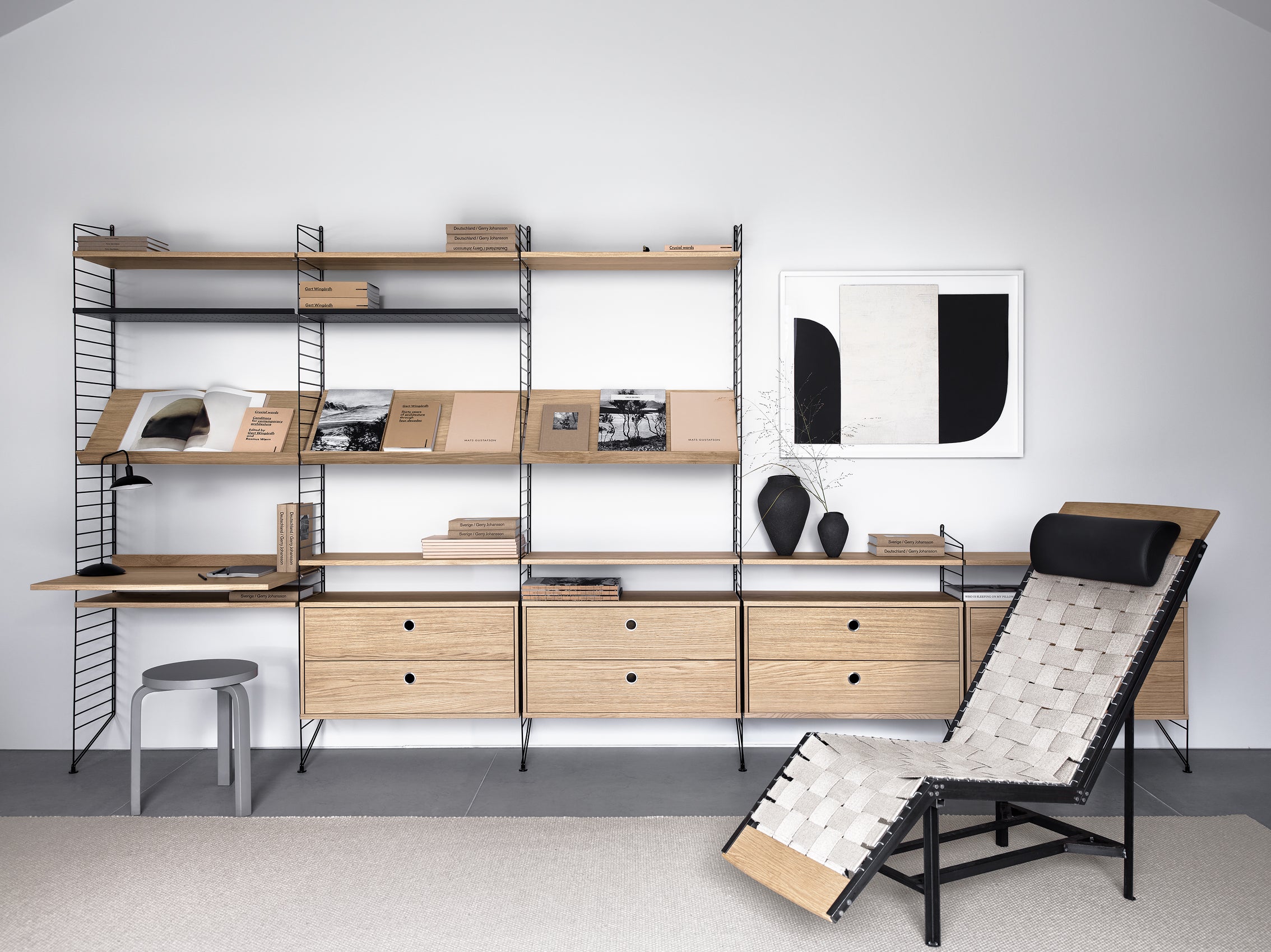 Stringhylla  - Designa efter egna önskemål. Denna modell ek/svart