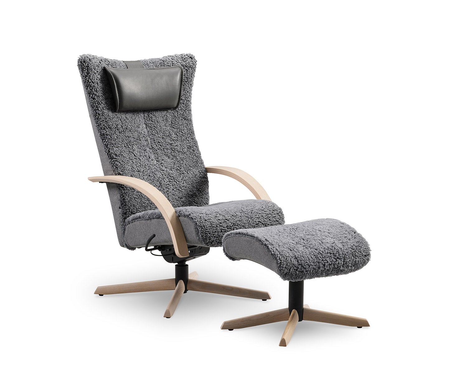 Delta-Motion-Wood-Original-stol-og-skammel_Scan.grey-fa__reskinn_hvitoljet-S09