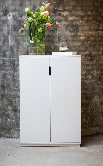 AOKO Skåp Täckta Dörrar Vit med blombukett i rosa nyanser