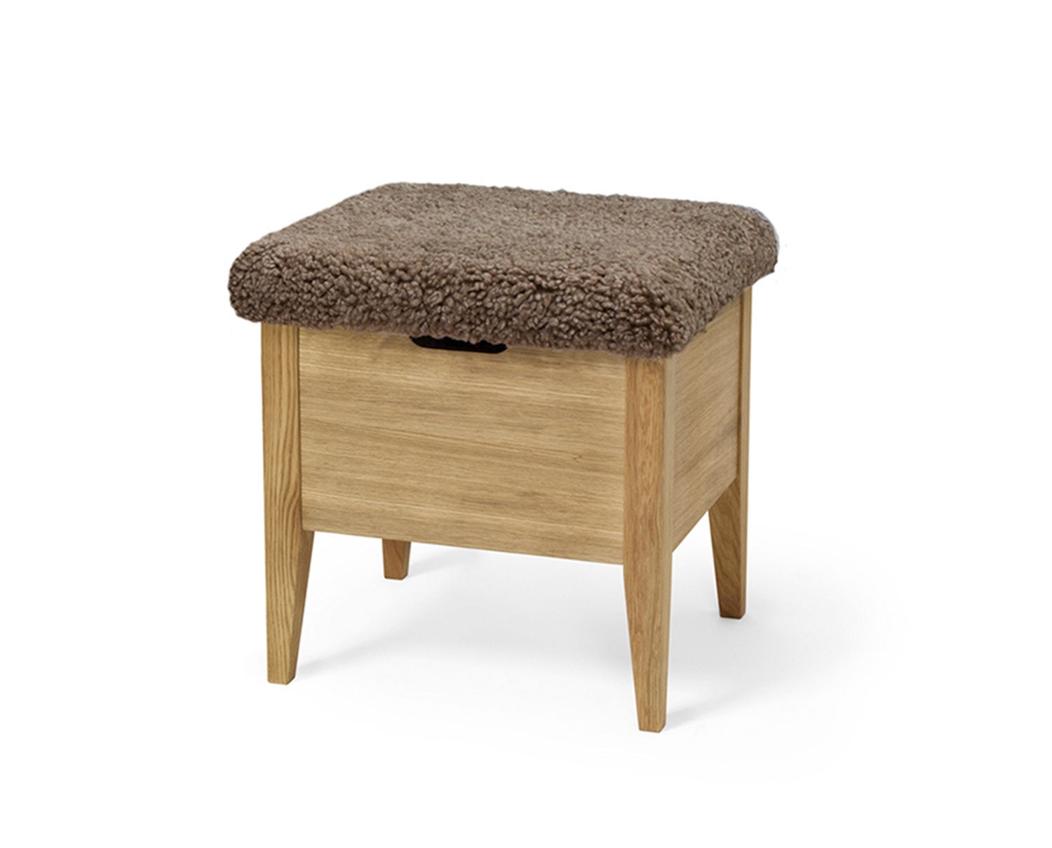 Klinte bänk 45 cm i oljad ek med beige fårskinn