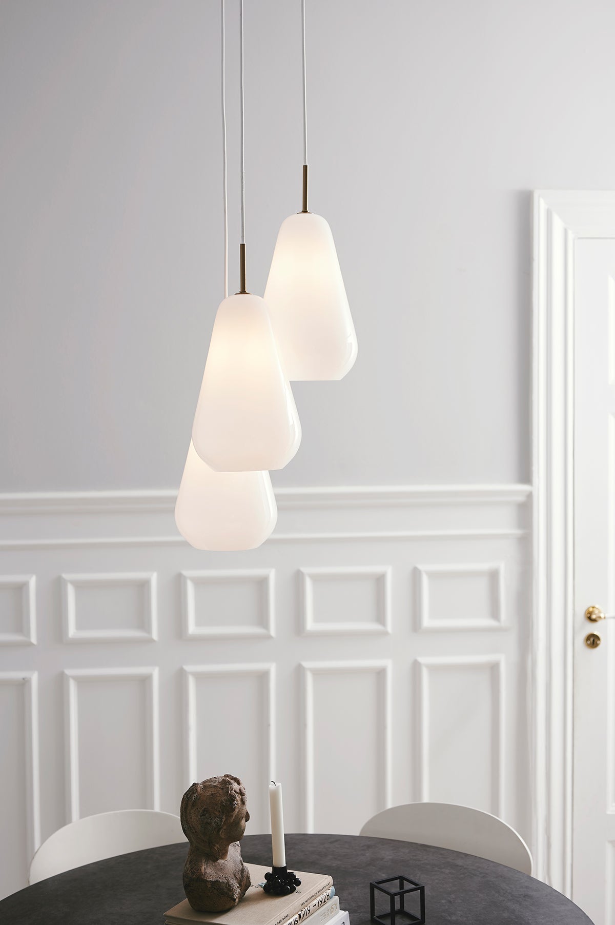 Nuura-Anoli-3-Chandelier-Nordic-Gold-Opal-Lifestyle-1