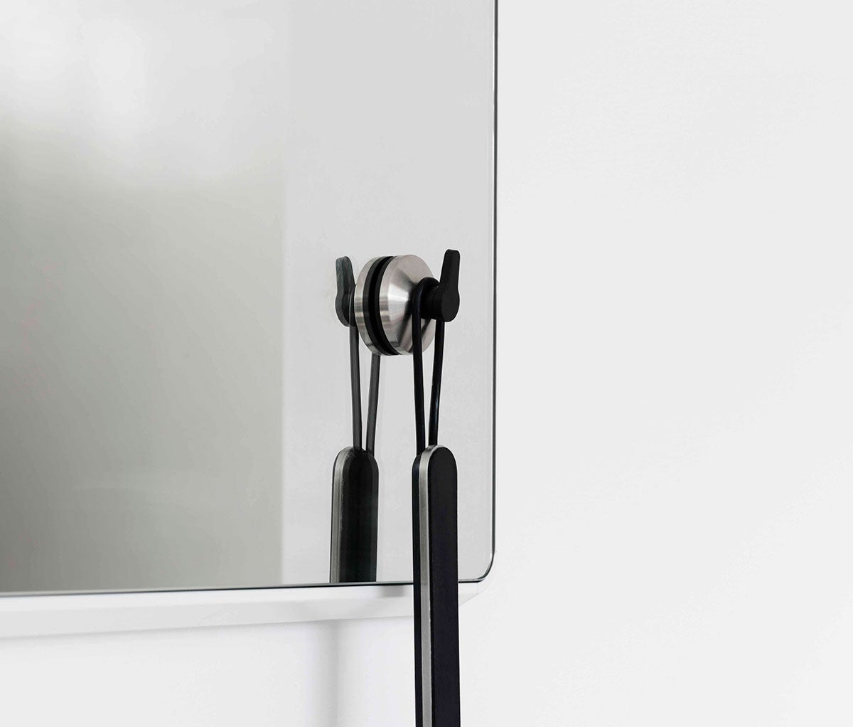 Vipp 265 Krok med sugpropp på spegel