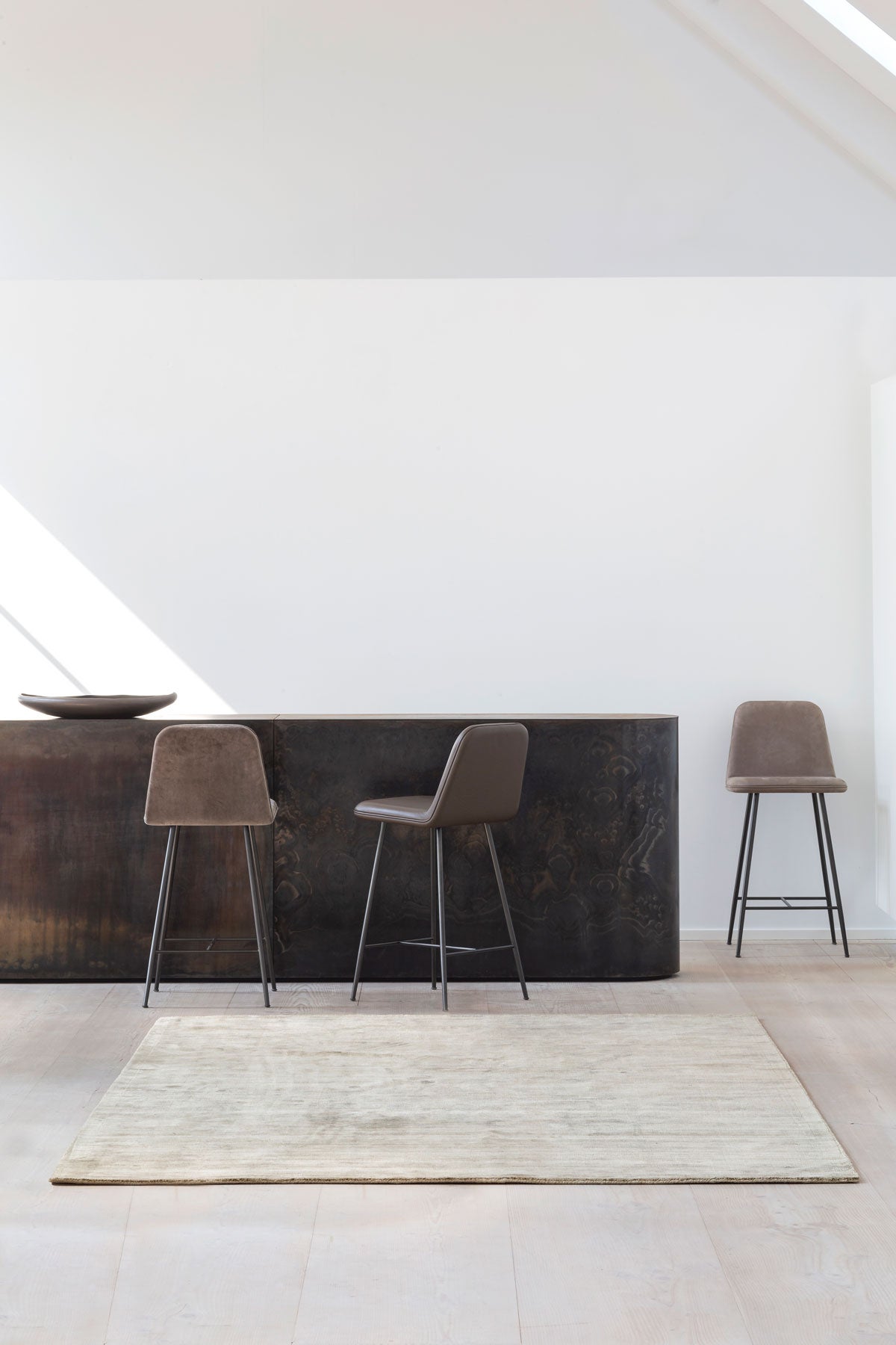 Massimocopenhagen_Karma_olive-green_environment_HR