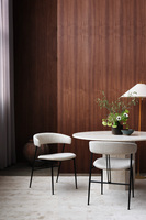 Epic Matbord i travertin med Violin Dining Chair