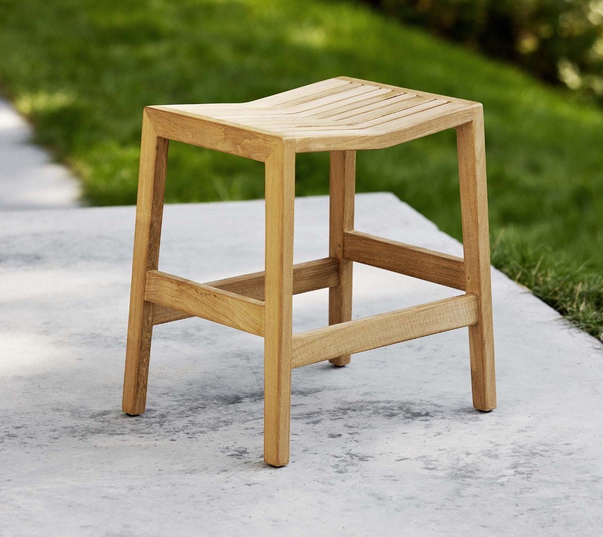 Flip-stool-21043400-env-2e409