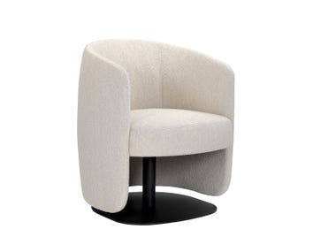 Fåtöljen Bonita, med klädsel i tyg. Fåtöljen är klädd i tyget Orsetto 0012.