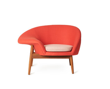 friedegg-loungechair-teak-appelred-palerose-01-warm-nordic