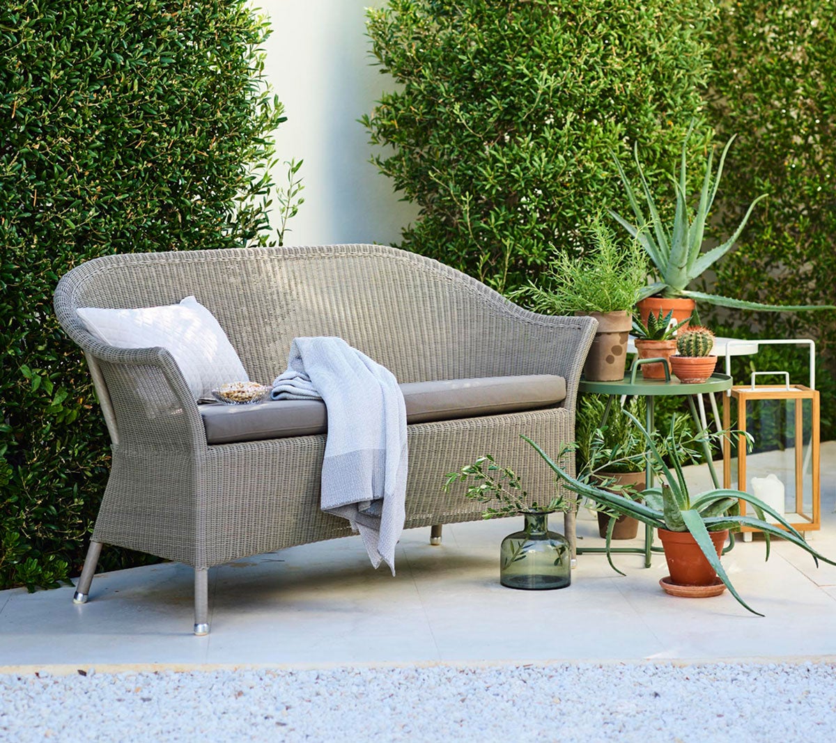 Lansing 2-sits soffa taupe från Cane-line