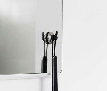 Vipp 265 Krok med sugpropp på spegel