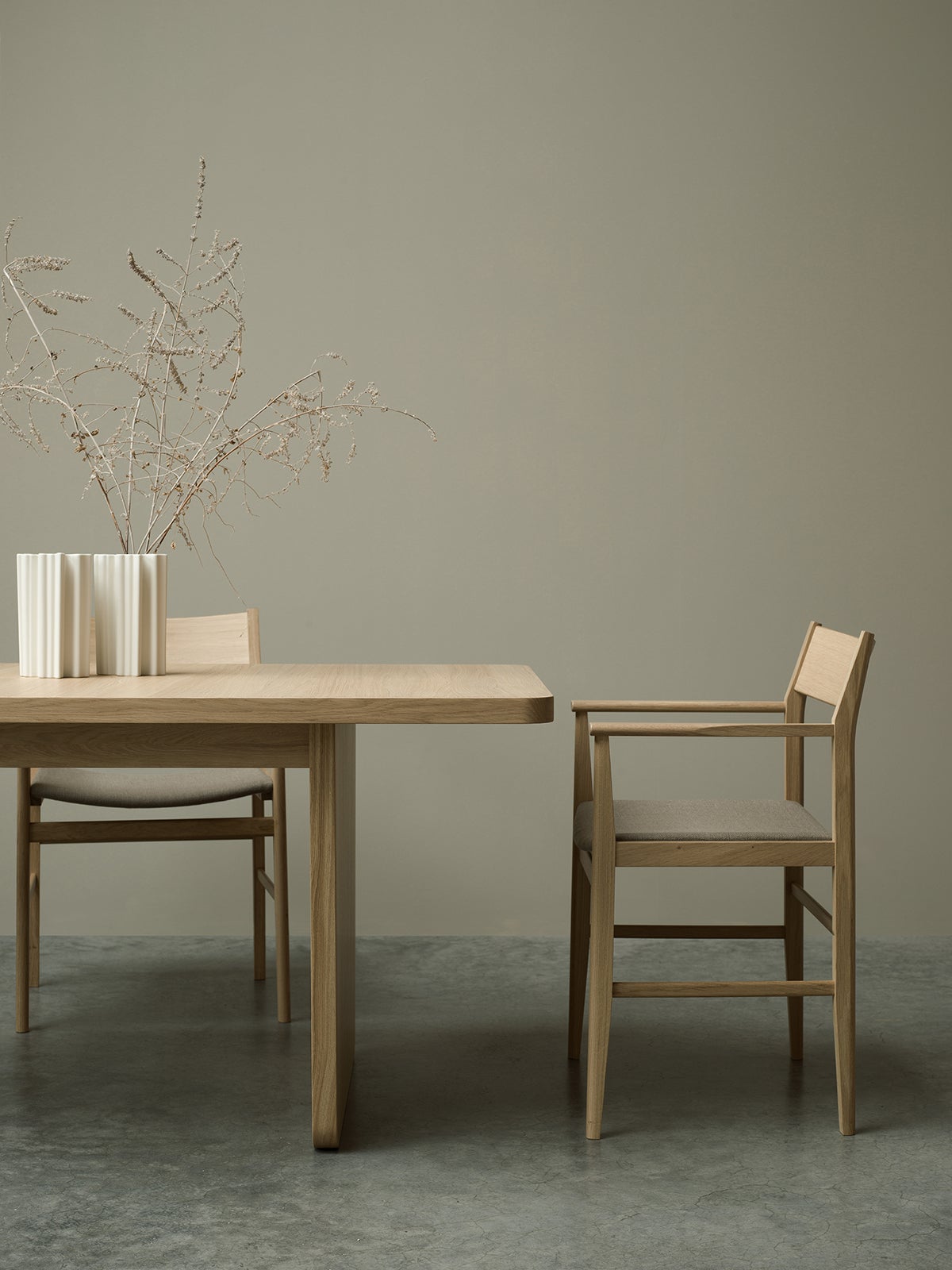 Siza Karmstol med Vaud Matbord