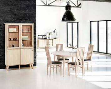  CASØ 120 Vitrin och Matbord i öppen miljö