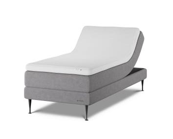 Family Aktiv Ställbar Säng 90x200 i tyget Finja Ljusgrå