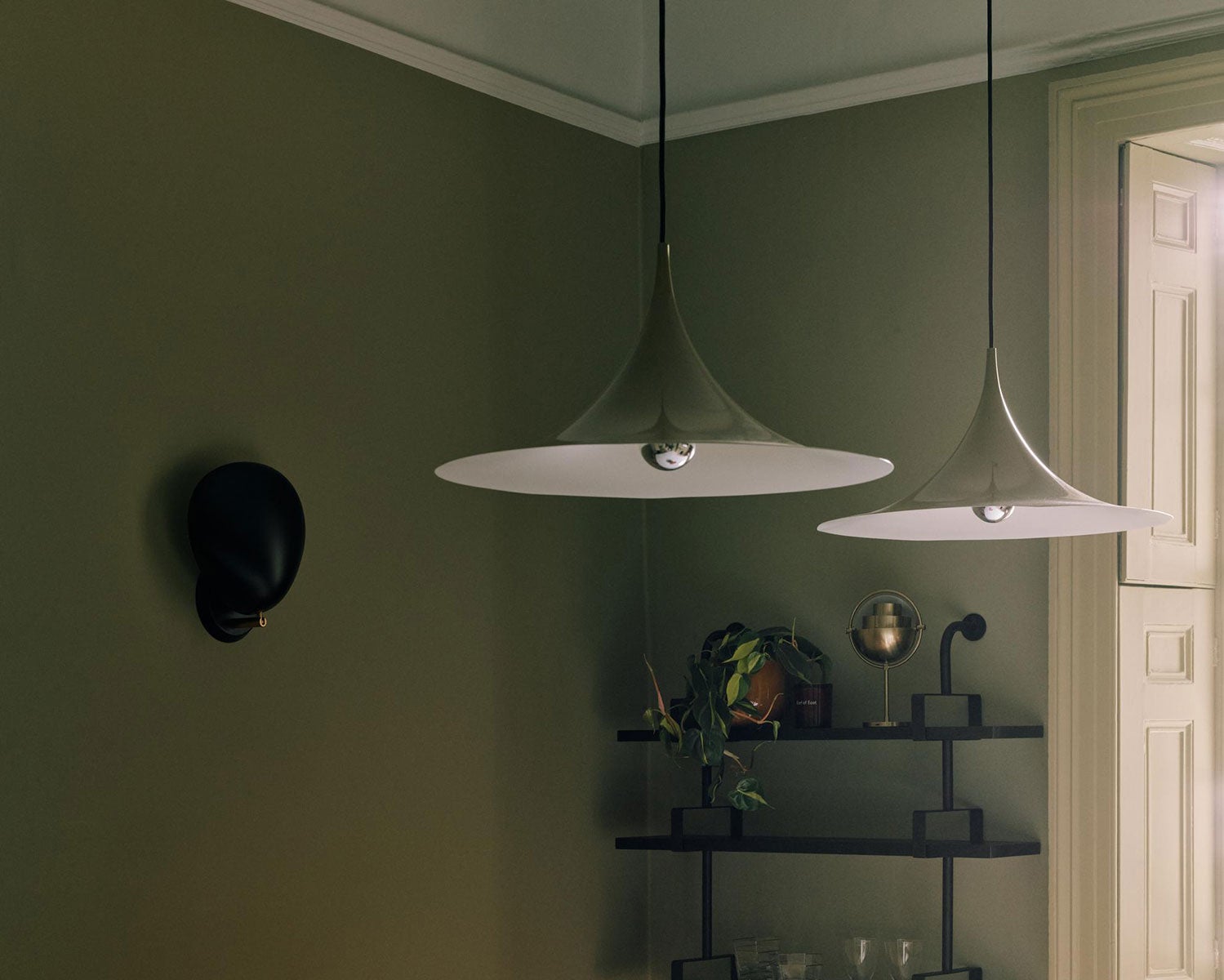 SemiPendel-taklampa-Gubi