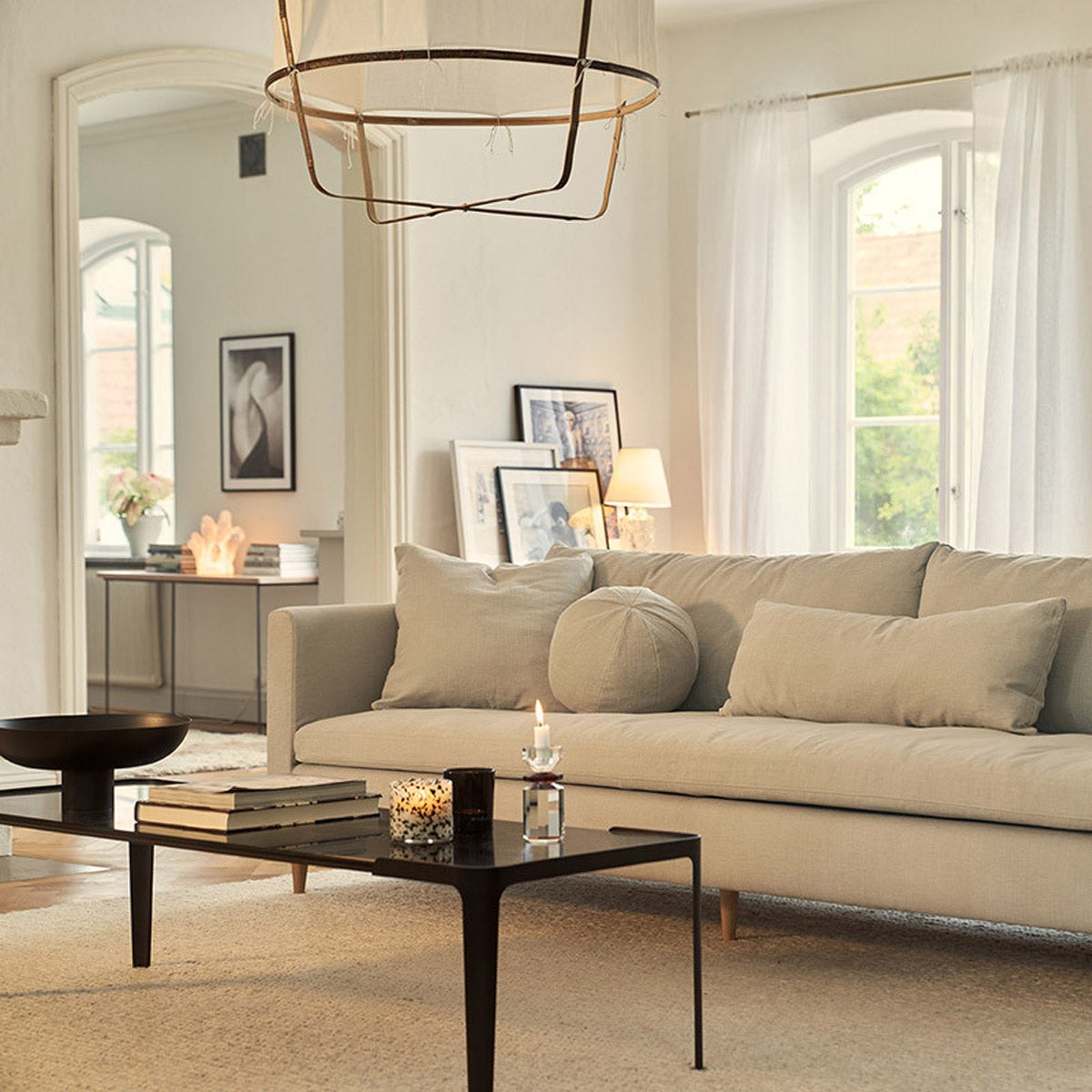 Space Soffbord vid Lill Soffa i vardagsrum