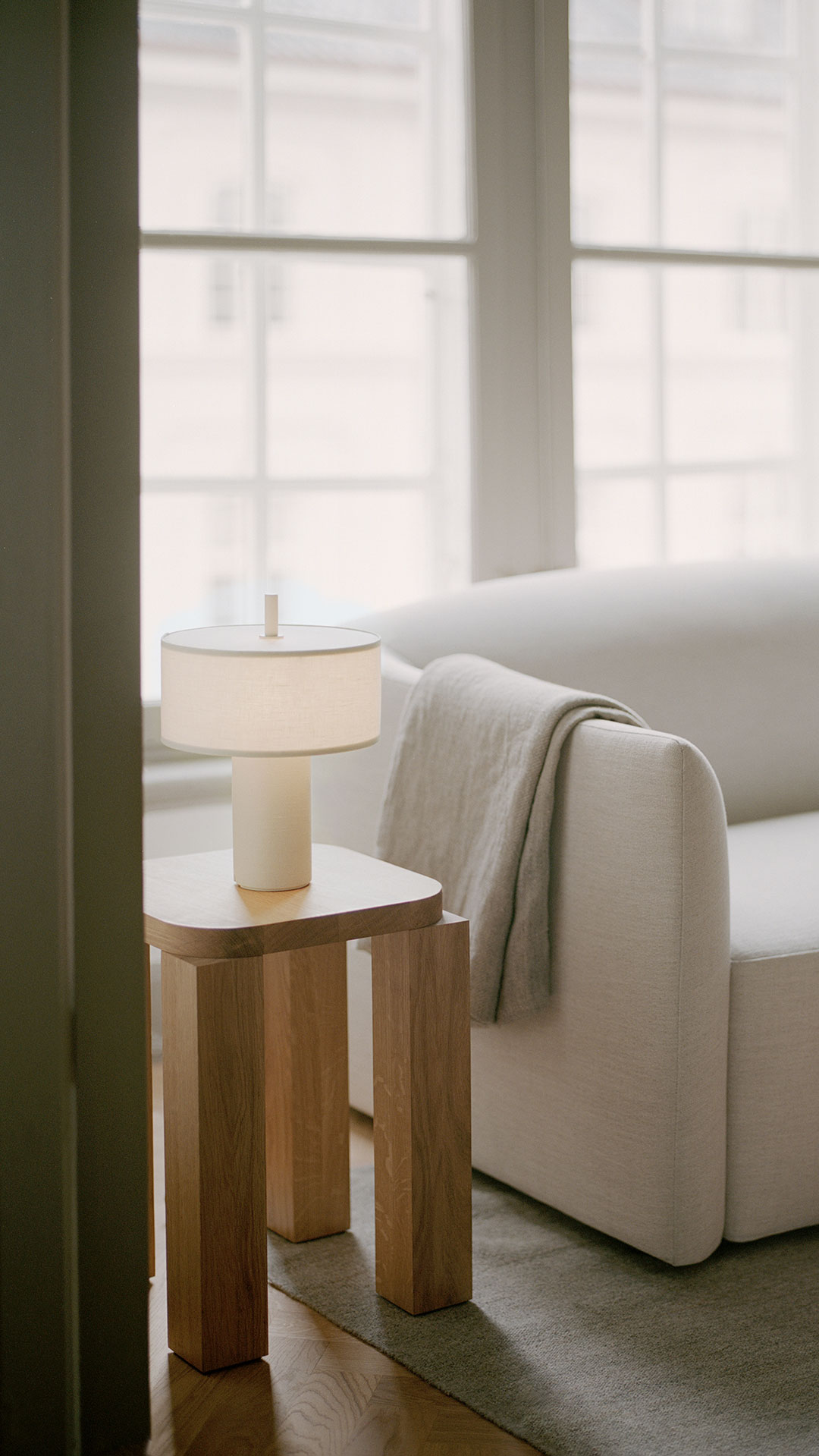 Stories-Sequence_Family-2_New-Works_Lifestyle_21361_Margin-Portable-Table-Lamp_White-Canvas_3