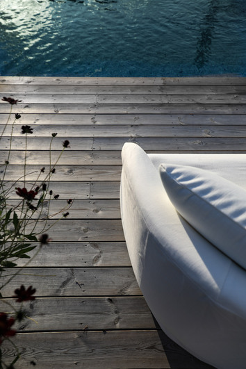 DAHLIA_interior_4seater_maple_1_off_white_7