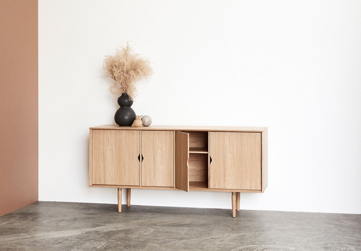 Unique sideboard i vitpigmenterad mattlackad ek från Andersen Furniture
