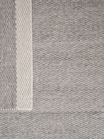 Varp på Frode Matta i färgen Silver