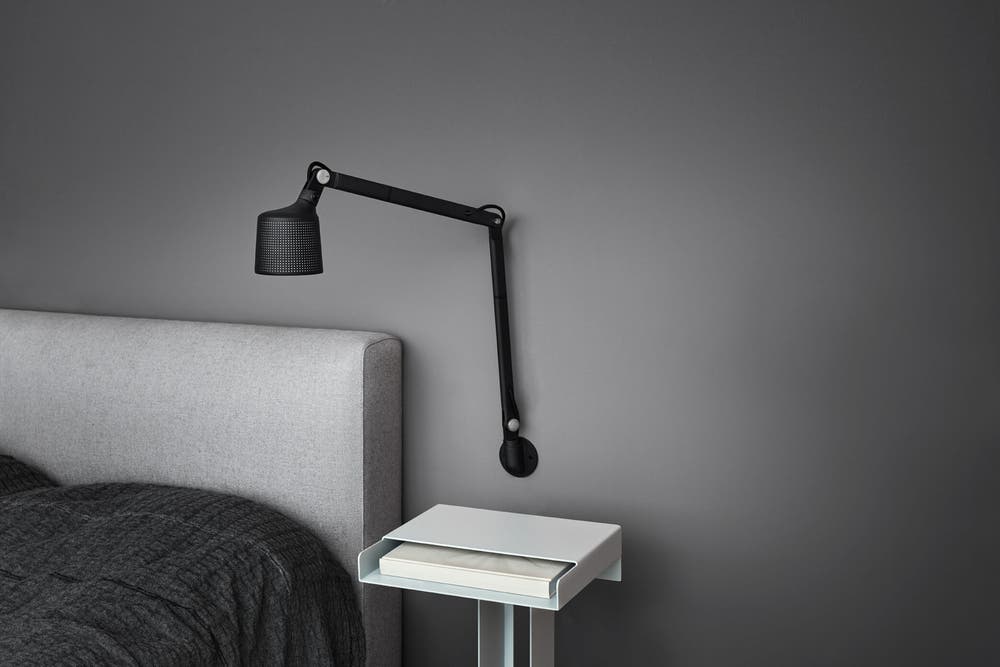 Lifestyle-wall-lamp-2-low.jpg Vipp 522 Vägglampa | Svart