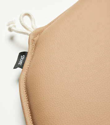 Stolab-Lilla-Aland-Cushion-Sorensen-Ultra-Camel-Detail