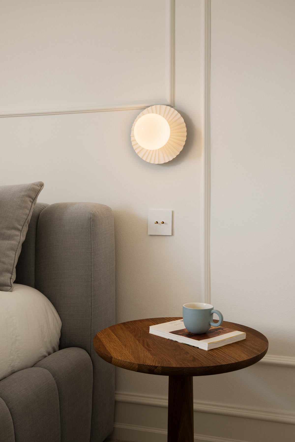 Nuura-Liila-Muuse-Wall-Lamp-Small-White-Opal-Lifestyle