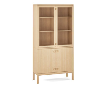 Prio Vitrinskåp i massiv björk i naturolja