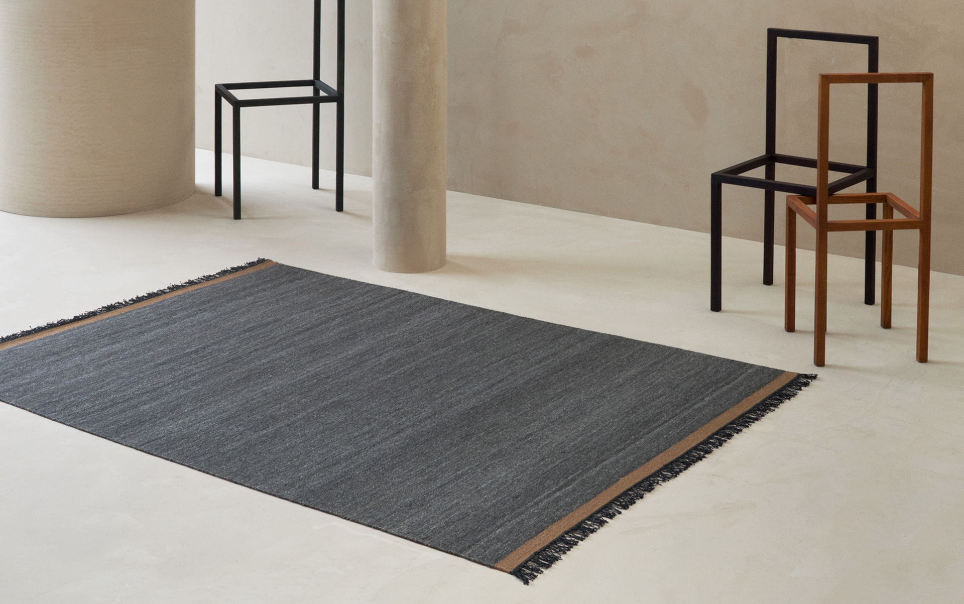 Handla mattor från Linie Design hos Tibergs Möbler