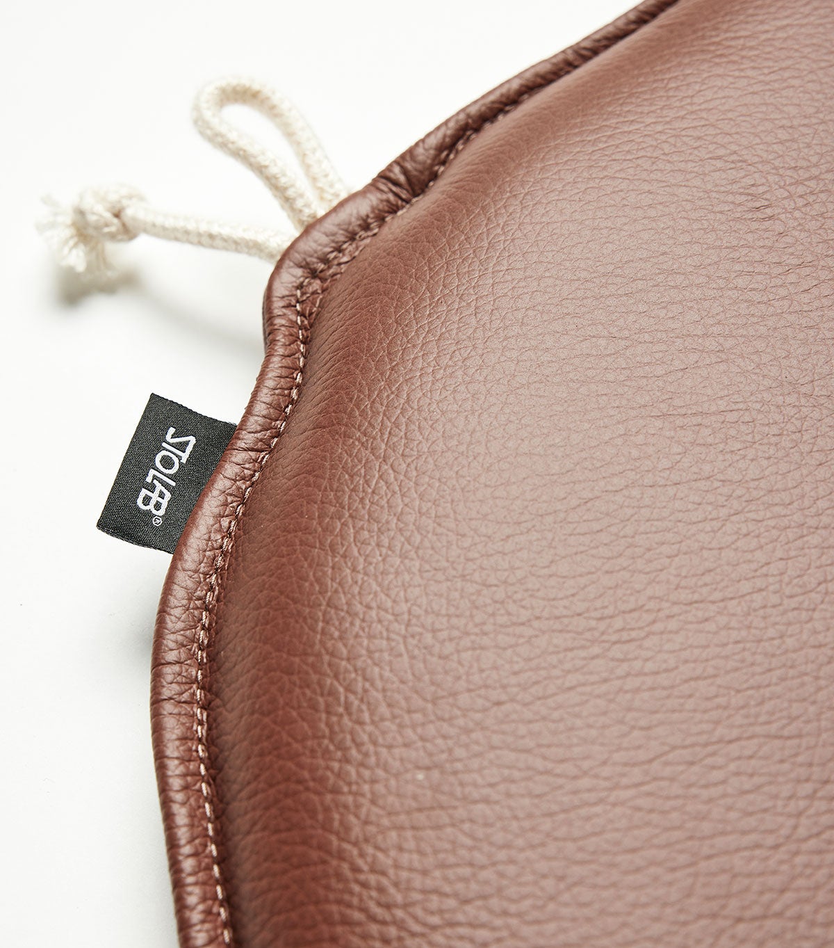 Stolab-Lilla-Aland-Cushion-Sorensen-Ultra-Cognac-Detail