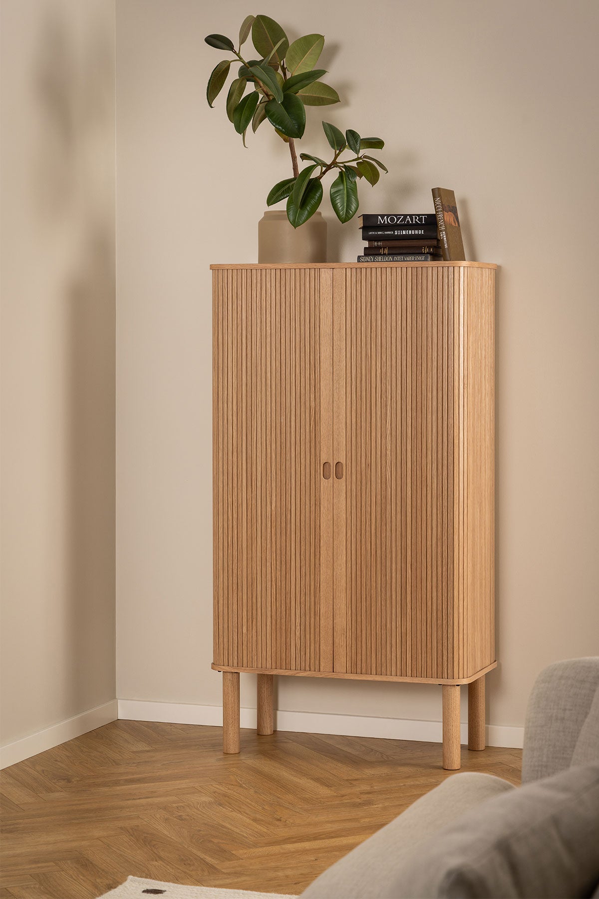 Langley Skåp längs med vägg.