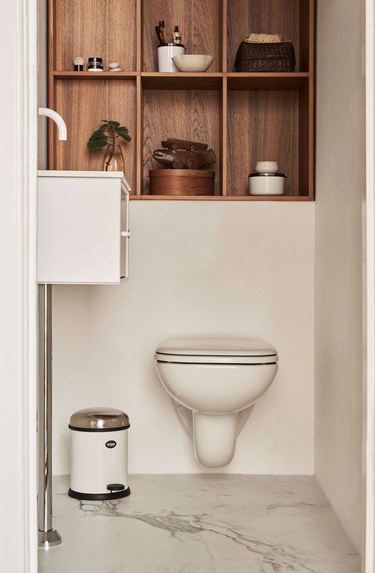 Vipp 12 Pedalhink Vit på gästtoalett