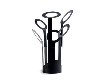 Fanny vas i svart modell Large från Klong. 