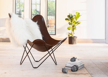 silla_mariposa_pampa_chocolate_indoor_black_sheepskin_white-(1)