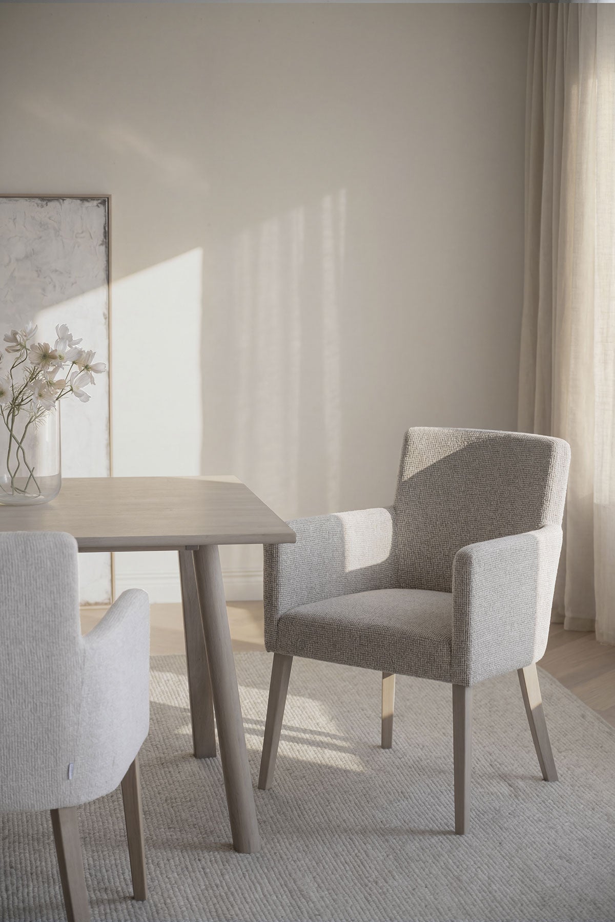 Rowico-Home-Hudson-Chair-Light-Beige-White-Pigmented-Oak-Lifestyle