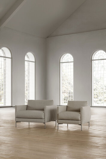 Juul-911-Chair-72x90-97x90-Drum-07-Lifestyle