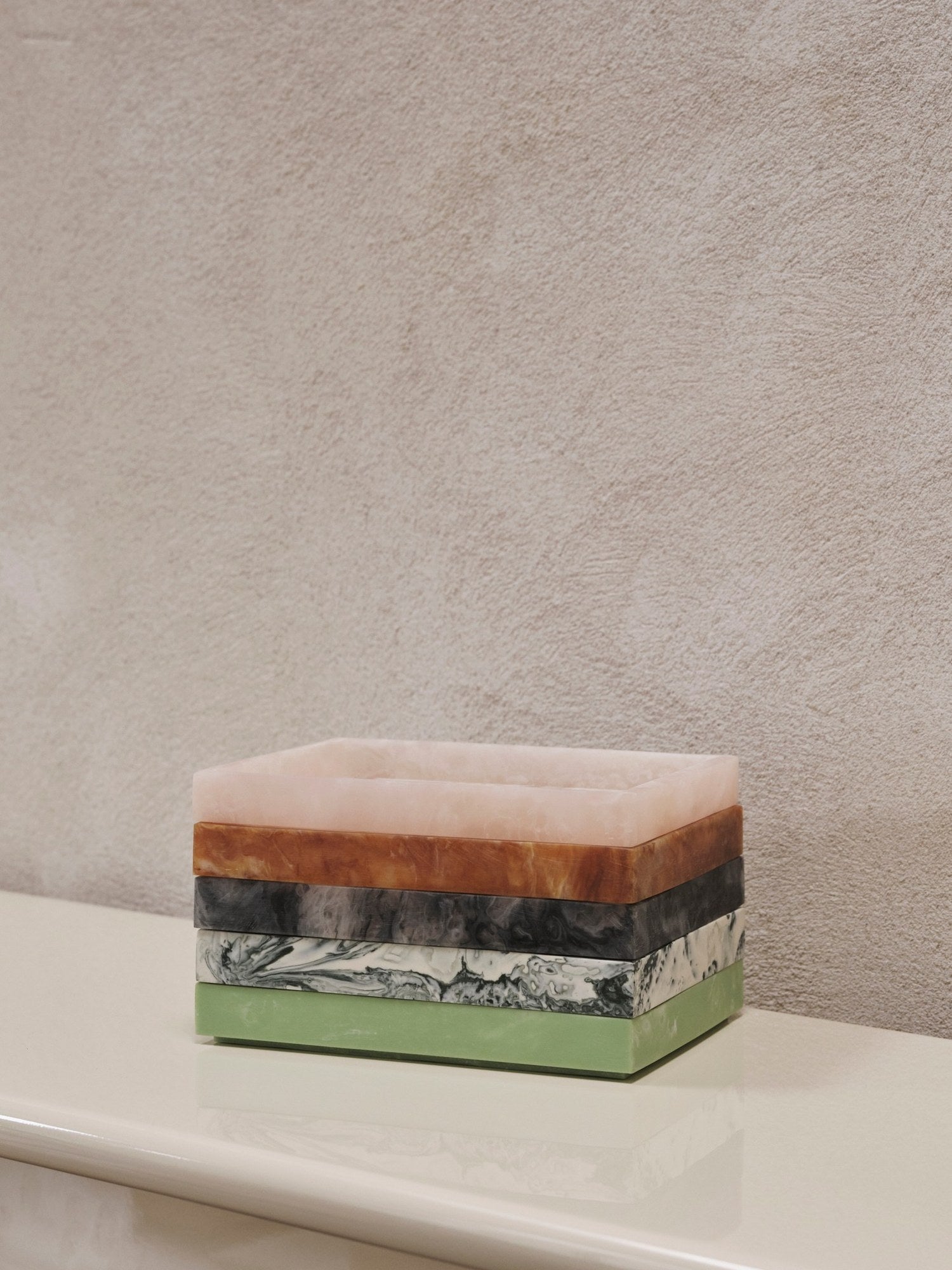 Ferm-Living-Mist-Tray-15-x-20-Emerald-Off-white-0005-miljo-1