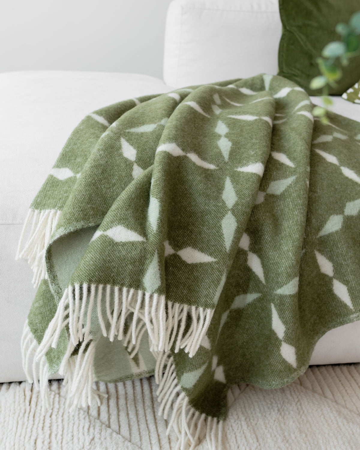Classic-Collection-Tile-Throw-Green-Lifestyle-1