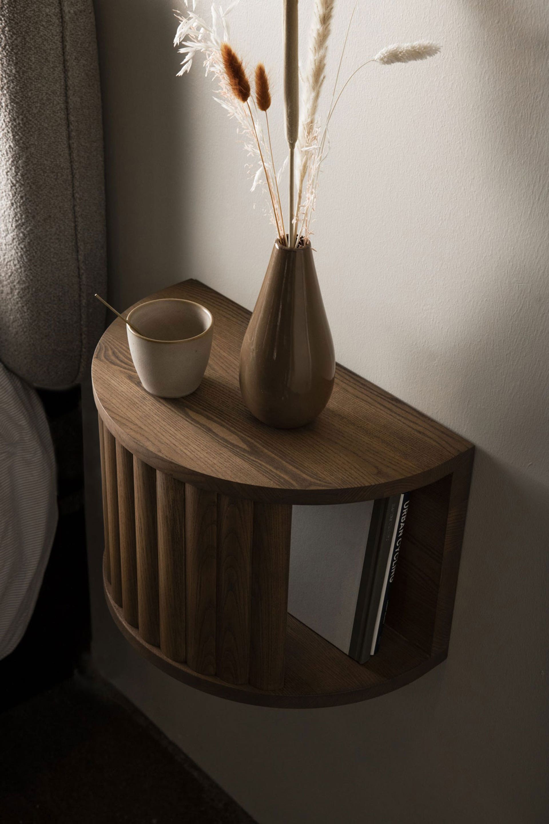 Velvet-Sangbord-Antik-Brunoljad-Ask-Utan-Dorr-Miljo-kristensen-inspiration.jpg Velvet-Sangbord-Antik-Brunoljad-Ask-Utan-Dorr-Miljo-kristensen-inspiration