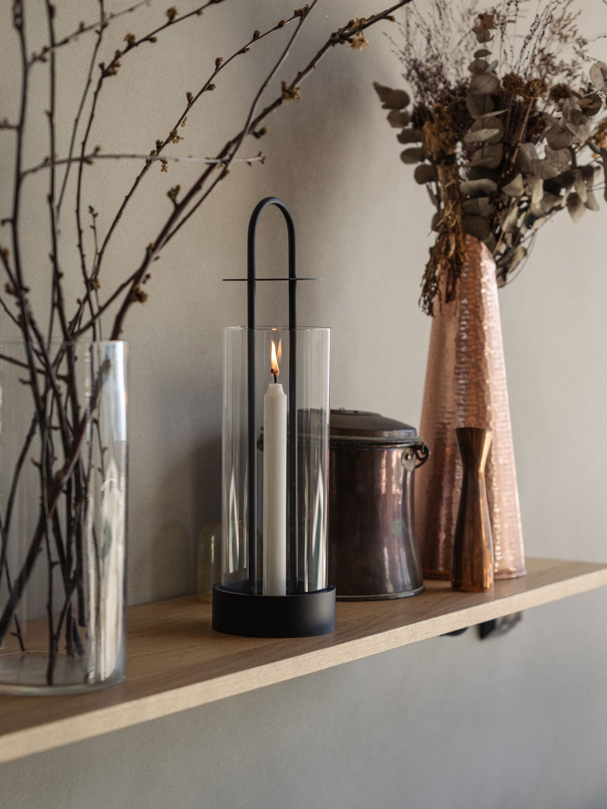 Lotus-Lantern-Black-Miljo