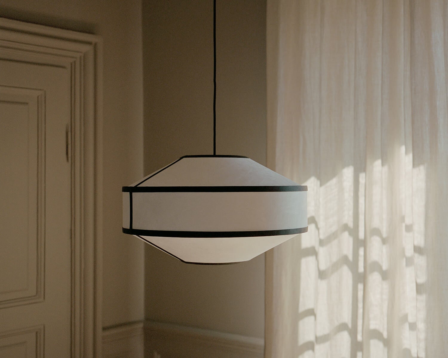 New-Works-Kite-Pendel-lampa