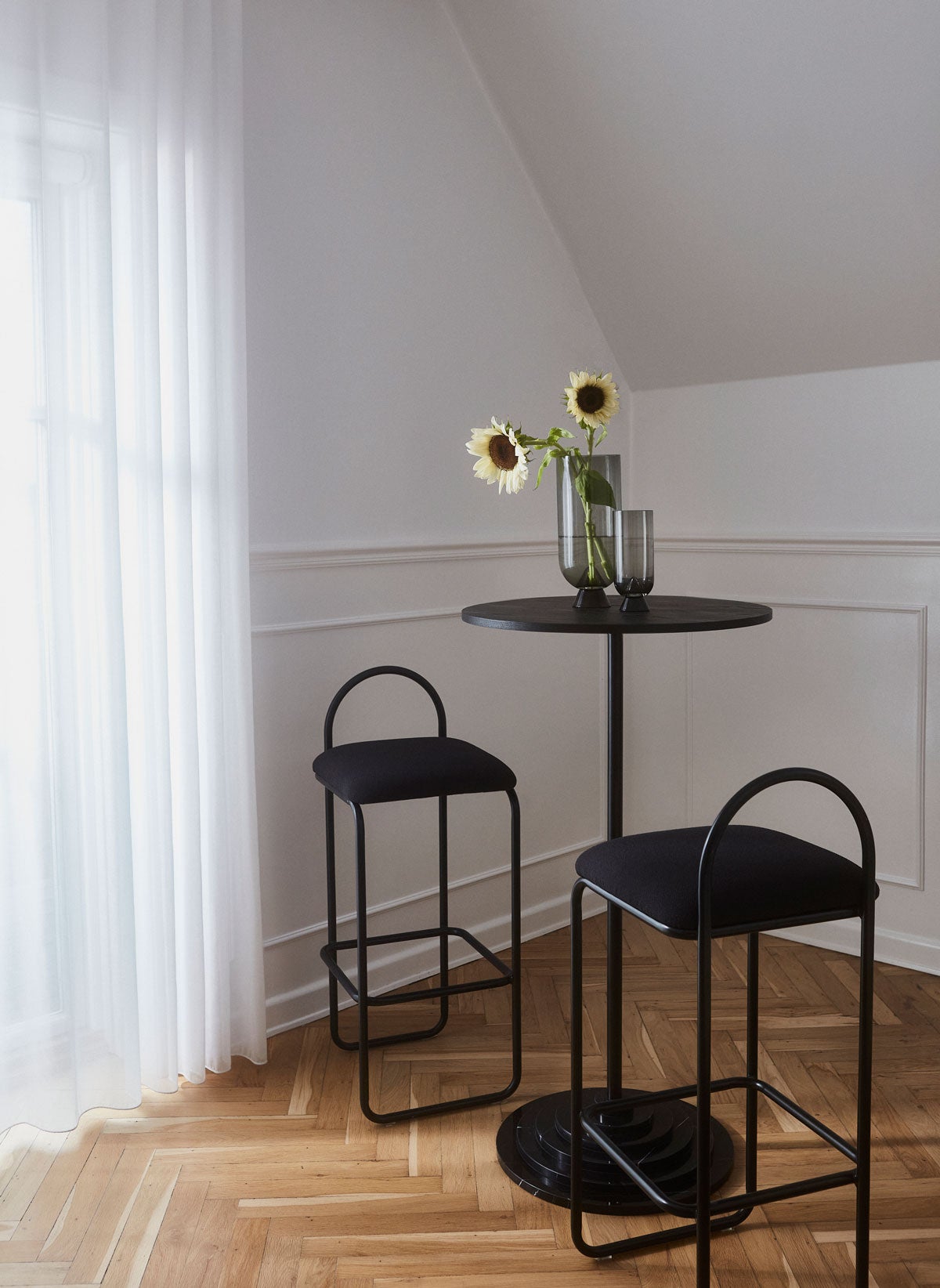 Angui-Barstol-Anthracite-Miljo_2