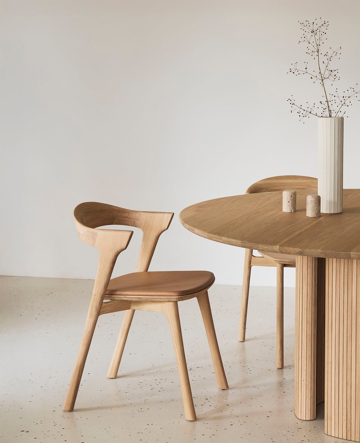 Ethnicraft-Roller-Max-Dining-Table-Oak-Lifestyle-1